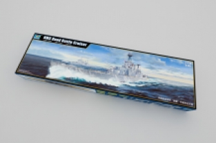 Trumpeter 03710 HMS HOOD 'built for display'