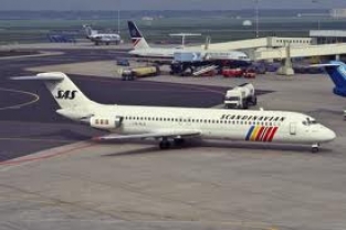 La.05  McDonnell Douglas DC-9-40 SAS