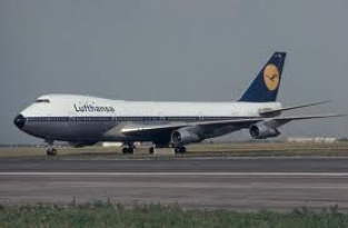 H176 Boeing 747-130 Jumbo Jet LUFTHANSA