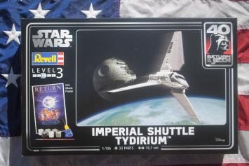 Revell 05657 Imperial Shuttle Tydirium Star Wars Gift Set  