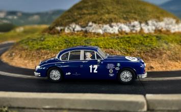ScaleXtric C4596 Jaguar MK2 - Grant Williams Racing