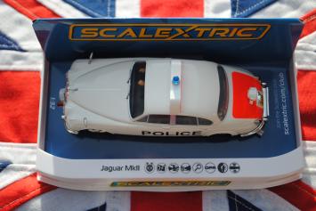 ScaleXtric C4420 Jaguar MK2 - Politie-editie