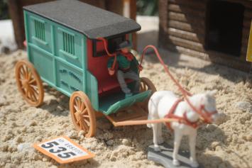 Timpo Toys O.535 Jail carriage with coachman, 2nd version