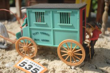 Timpo Toys O.535 Jail carriage with coachman, 2nd version