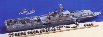 Tamiya 31006 JMSDF Defense Ship LST-4002 Shimokita