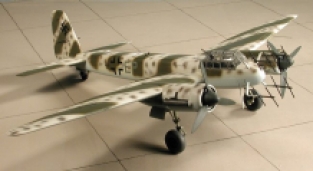 AMT 8897 Junkers Ju 88 G-1/G-6 