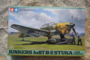 Tamiya 37008 Junkers Ju87 B-2 STUKA with Bomb Loading Set