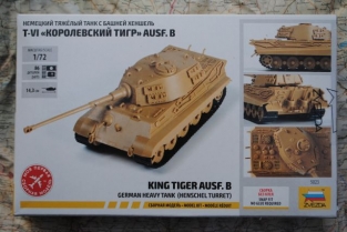 Zvezda 5023 KING TIGER Ausf.B German Heavy Tank 