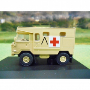 Oxford 76LRFCA001 Land Rover 101 FC Ambulance 'Gulf War 1991'