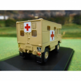 Oxford 76LRFCA001 Land Rover 101 FC Ambulance 'Gulf War 1991'