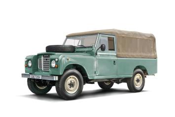 Italeri 3665 Land Rover 109 LWB