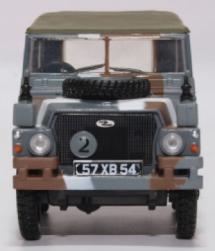 Oxford 76LRL004 Land Rover 1/2 Ton Lightweight Canvas 'Berlin Scheme'