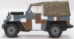 Oxford 76LRL004 Land Rover 1/2 Ton Lightweight Canvas 'Berlin Scheme'