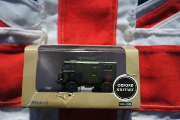 Oxford 76LRFCS001 Land Rover FC Signals Nato Green Camouflage