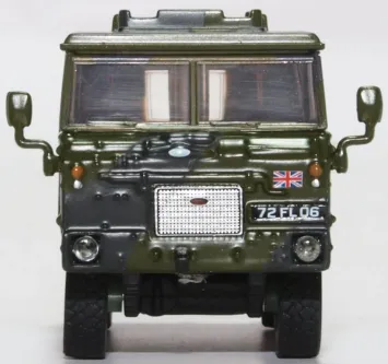 Oxford 76LRFCS001 Land Rover FC Signals Nato Green Camouflage