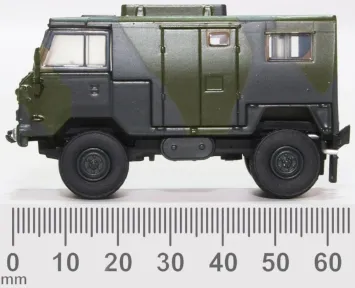 Oxford 76LRFCS001 Land Rover FC Signals Nato Green Camouflage