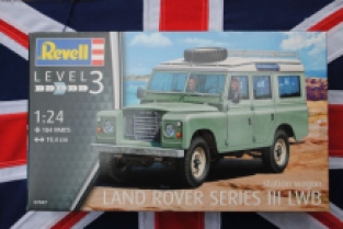 Revell 07047 LAND ROVER SERIES III LWB Station Wagon