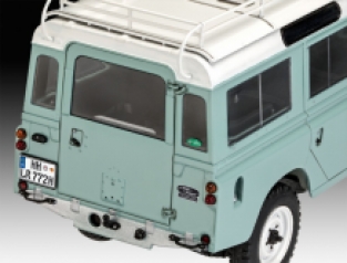 Revell 07047 LAND ROVER SERIES III LWB Station Wagon