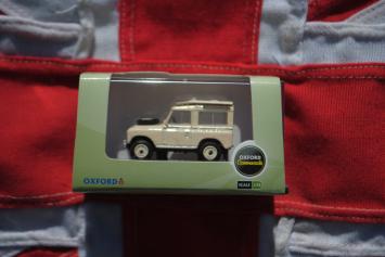 Oxford 76LR3S001 Land Rover Series III Station Wagon Limestone