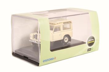 Oxford 76LR3S001 Land Rover Series III Station Wagon Limestone