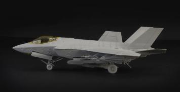 Italeri 1469 Lockheed Martin F-35C Lightning II CATOBAR version
