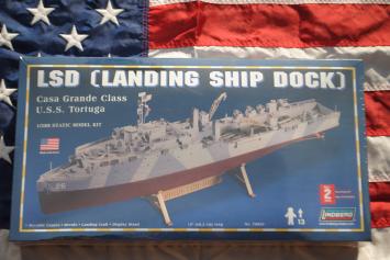 Lindberg 70829 LSD (Landing Ship Dock) Casa Grande-class USS Tortuga