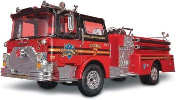 Revell 85-1945 Mack Fire Pumper 'Static snap-fit kits'