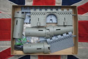 Timpo Toys 1802 Medieval Castle 'with Crusaders, Black Knights and oak trees'