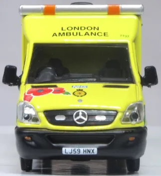 Oxford 76MA007 Mercedes Ambulance London Ambulance Service 'Remembrance Day'