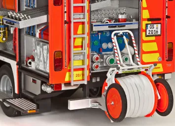 Revell 07404 Mercedes-Benz Atego 1529 AF Schlingmann LF20/16