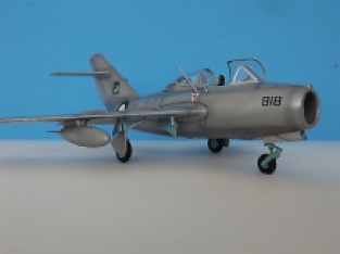 Trumpeter 02805 Mikoyan-Gurevich MiG-15 UTI Midget