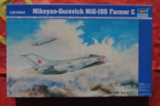 Trumpeter 02803 Mikoyan-Gurevich MiG-19S Farmer C