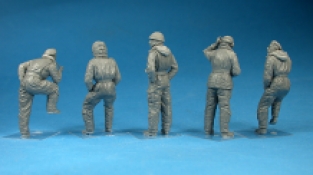 Mini Art 35121 BRITISH TANK CREW in Winter Uniform