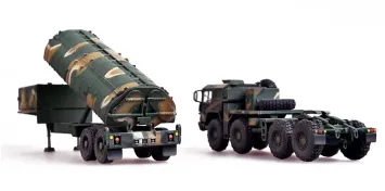Modelcollect UA72096 NATO M1014 MAN Tractor & BGM-109G Ground Launched Cruise Missile