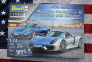 Revell 05681 Porsche Panamera & Porsche 918 Spyder