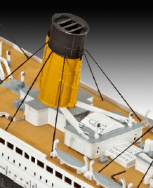 Revell 05210 R.M.S. TITANIC