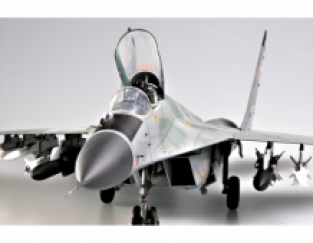 Trumpeter 02238 RUSSIAN MiG-29M FULCRUM Fighter