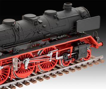 Revell 02166 Schnellzuglokomotive BR03