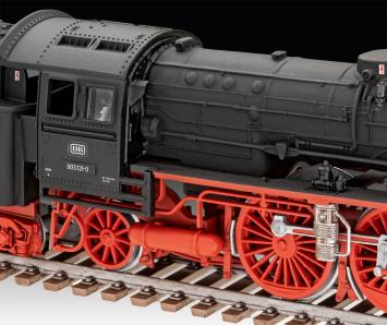 Revell 02166 Schnellzuglokomotive BR03