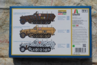 Italeri 7077 Sd.Kfz.251/8 Ambulance