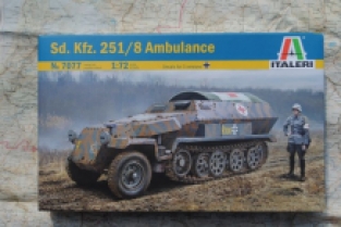 Italeri 7077 Sd.Kfz.251/8 Ambulance