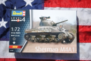 Revell 03290 Sherman M4A1 tank