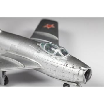 Zvezda 7317 Soviet Fighter MiG-15 