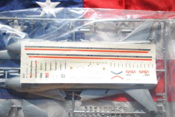 Revell 4527 Space Shuttle Challenger & 747