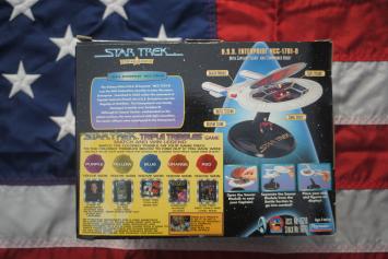 Playmates Toys 16212 Star Trek U.S.S. Enterprise NCC-1701-D with Picard and Riker