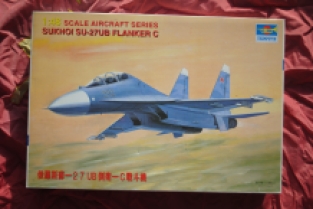 Trumpeter 02201 Sukhoi Su-27UB Flanker C