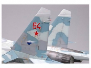 Trumpeter 02270 Sukhoi Su-27UB Flanker C