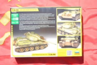 Zvezda 3687 T-34/85 Soviet Medium Tank model 1944