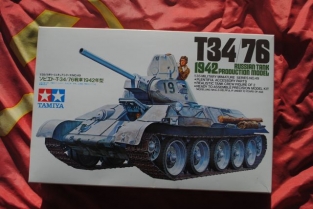 Tamiya 35049 T34/76 Production Model 1942 Russian Tank