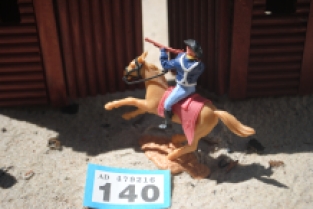 Timpo Toys B.141 Union Army Soldier riding / US 7th Cavalry 2nd version